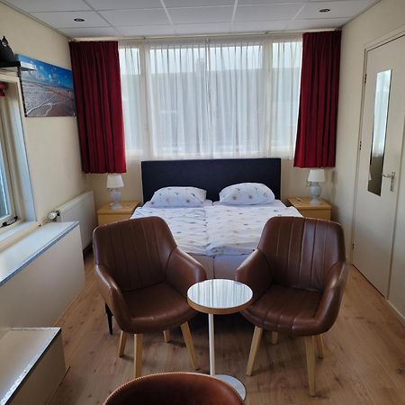 Pension Canberra Bergen aan Zee Exterior photo