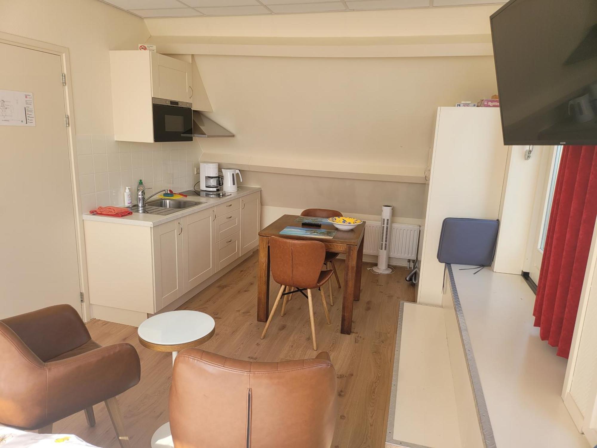 Pension Canberra Bergen aan Zee Exterior photo